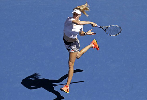 Australian Open: Mỹ nhân Bouchard &#34;hở bạo&#34; đẹp xuất sắc - 5