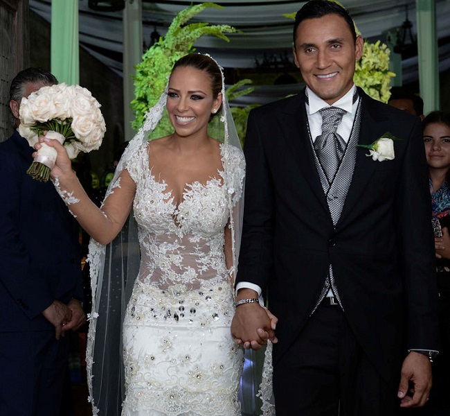 Thủ thành Keylor Navas tổ chức đám cưới hoành tráng với người đẹp Andrea Salas lần 2 vào tháng 6.2015. Họ đã kết hôn năm 2009. Lễ cưới của 2 người có sự góp mặt của nhiều danh thủ nổi tiếng thế giới như C. Ronaldo, James Rodriguez, Chicharito Mexican hay Marcelo.