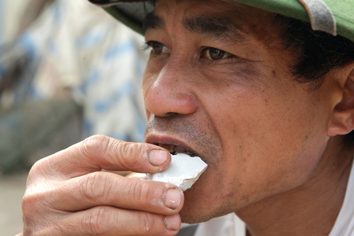 Gặp lại cặp vợ chồng già ăn “bánh đất”, “bánh ngói” ở Vĩnh Phúc - 11