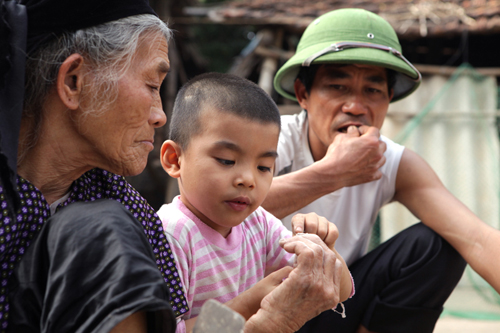 Gặp lại cặp vợ chồng già ăn “bánh đất”, “bánh ngói” ở Vĩnh Phúc - 10