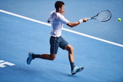 “Ngựa ô” loại sốc Djokovic: Mẹ dạy tennis, đeo kính lạ - 2