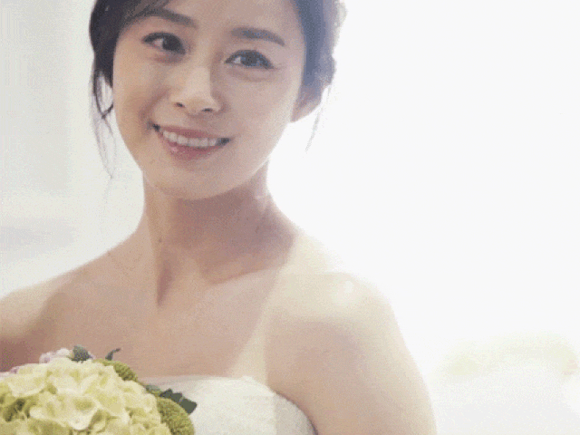 Rộ tin U40 Kim Tae Hee mang bầu nên cưới gấp