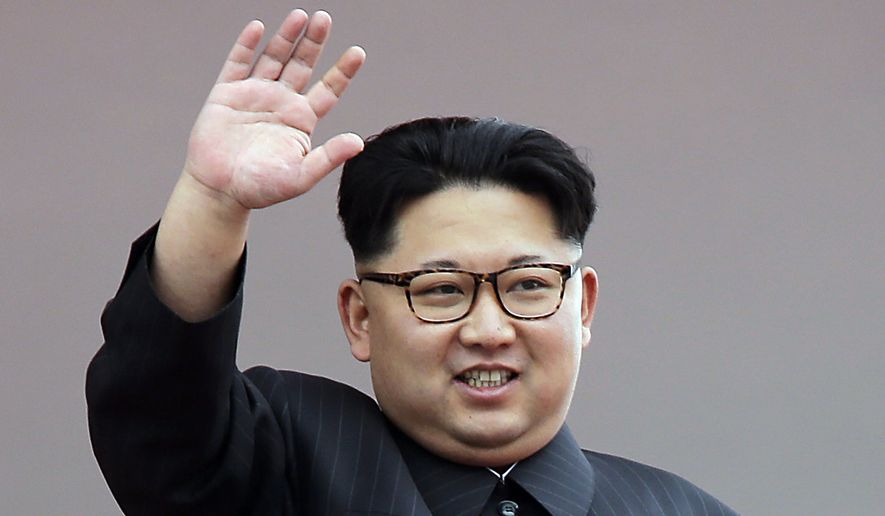 Kim Jong-un quá béo nên không thể đi bình thường? - 2