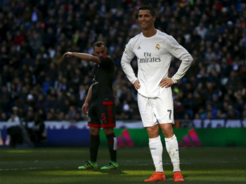 Fan Real bức xúc muốn Ronaldo sang TQ dưỡng già - 1