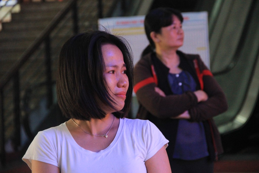 Bật khóc tại ga Sài Gòn vì trễ tàu về quê ăn Tết - 1