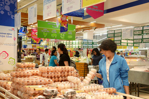 Dân Sài Gòn đi siêu thị đặt nồi thịt kho tết - 1