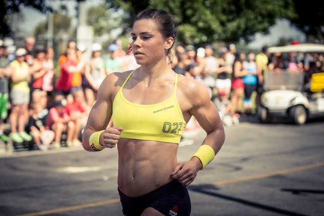 7. Julie Foucher, 28 tuổi từ một sinh viên y khoa cô trở thành một VĐV thể hình, cô từng tham dự 4 lần CrossFit Games thành tích tốt nhất là vị trí thứ 2 (2012).
