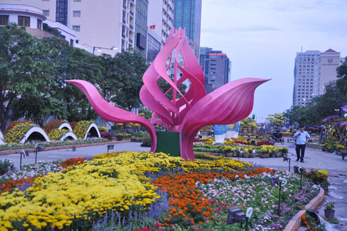 Ngắm đường hoa Tết ở Sài Gòn trước giờ G - 1