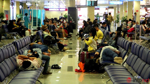 Sân bay Tân Sơn Nhất, 3h sáng ngày 26 Tết - 14