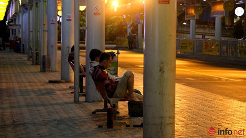 Sân bay Tân Sơn Nhất, 3h sáng ngày 26 Tết - 2