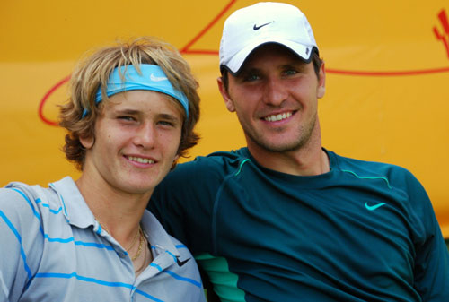 Anh em nhà Zverev: Những người tạo sốc ở Australian Open - 1