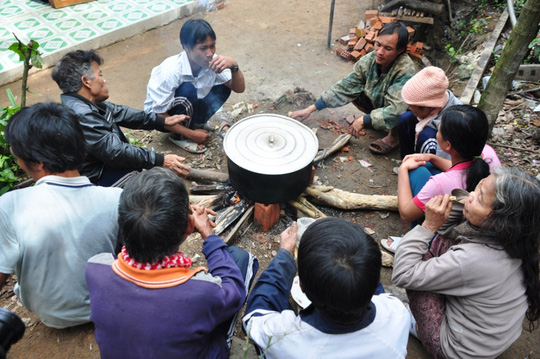 Tết ấm cúng của cha con &#34;người rừng&#34; - 2