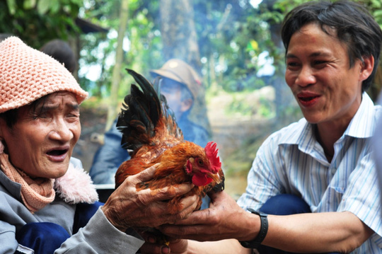 Tết ấm cúng của cha con "người rừng" - 3