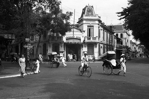 Những hình ảnh xe cộ đông đúc trên đường phố Sài Gòn trước 1975
