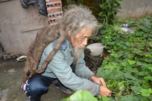 Chuyện về người đàn ông có mái tóc &#34;ma làm&#34; 10 năm không cắt - 5