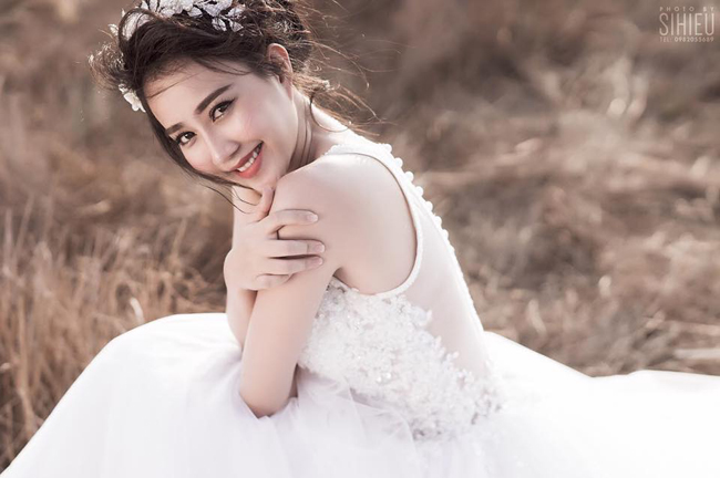 Cô cũng từng tham gia vào các vai diễn trong phim Cười để ngẫm, Tìm bố cho Suri và xuất hiện trong MV của nhiều ca sĩ Việt khác.