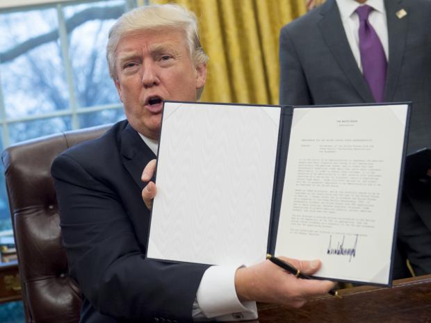 Trump đứng trước sức ép lớn khi rút Mỹ khỏi TPP - 1