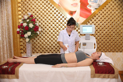 Trung tâm thẩm mỹ quá tải khách ngay từ những ngày đầu khai xuân - 3