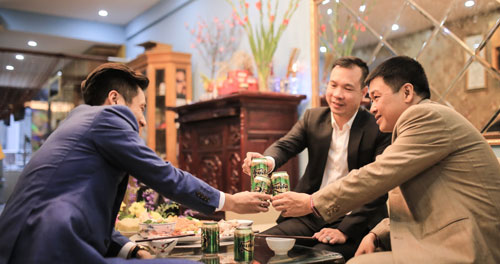 Xạ thủ Hoàng Xuân Vinh tiết lộ bí quyết chọn quà tết tặng bạn bè - 1