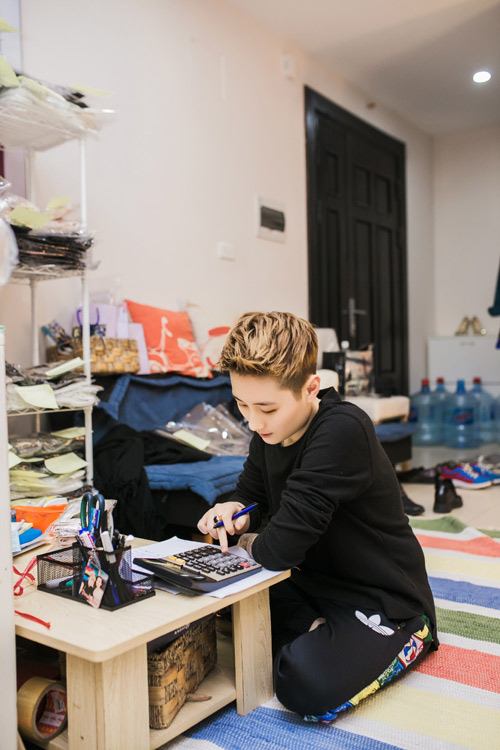 Tổ ấm ngày giáp Tết của MC VTV và người tình đồng giới - 4