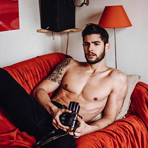 Chàng nhiếp ảnh người Pháp "hot hơn mùa hè" khiến chị em đổ gục - 2