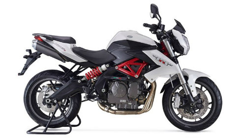 2017 Benelli TNT600 thách đấu nhiều đối thủ - 4