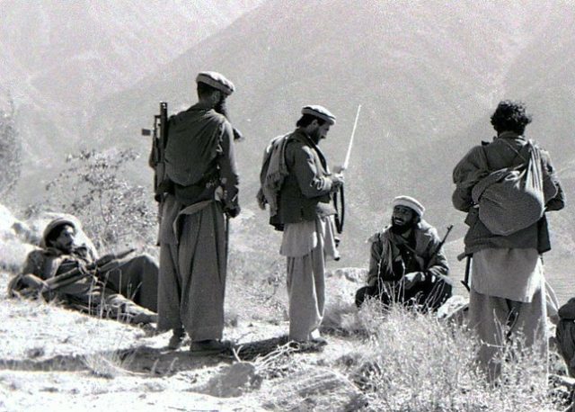 Trận tử thủ vĩ đại của 39 lính dù trước phiến quân Afghanistan - 4