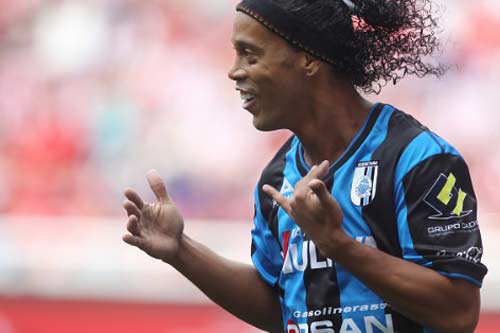 Chuyển nhượng 24/1: Hé lộ bến đỗ của Ronaldinho - 1