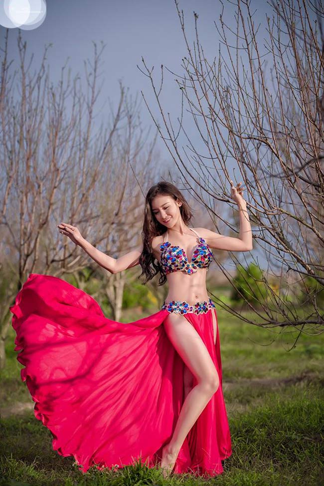 Cách đây bốn năm, belly dance đối với Thanh Xuân chỉ là niềm ao ước xa vời. 