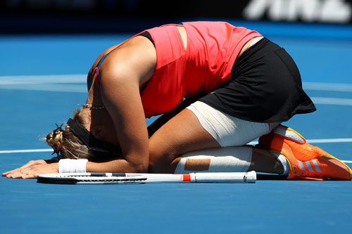 Australian Open ngày 10: "Lão bà" khóc ngất vào bán kết - 3