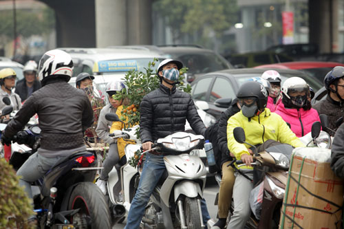 Chiều 28 Tết: Bến xe “ngộp thở”, cửa ngõ Thủ đô kẹt cứng - 16