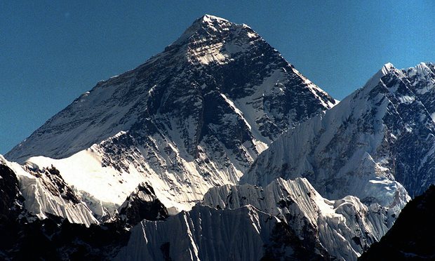 Động đất làm lùn cả đỉnh núi cao nhất thế giới Everest? - 2