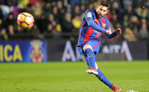 Bao giờ Messi bắt kịp “trùm đá phạt” Juninho? - 1