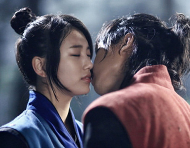 Dường như bộ phim tình cảm nào bạn gái Lee Min Ho đảm nhận cũng có cảnh quay hôn bạn diễn nam.