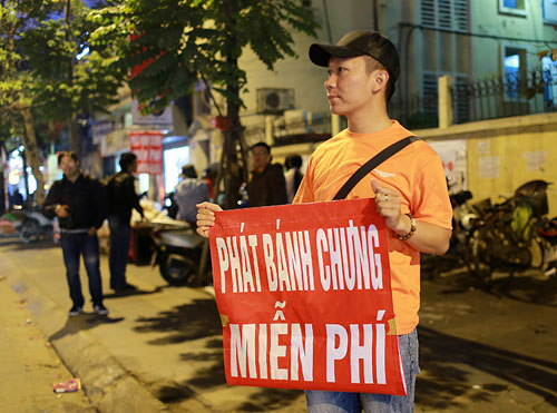 HN: Ấm lòng 500 chiếc bánh chưng tặng người nghèo đón Tết - 3