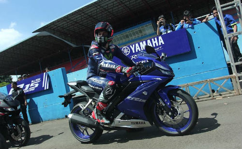 Yamaha YZF-R15 V3.0 mới chính thức ra mắt - 1
