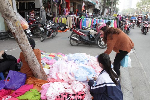 Hà Nội: "Khí thế" mua sắm tưng bừng những ngày sát Tết - 14