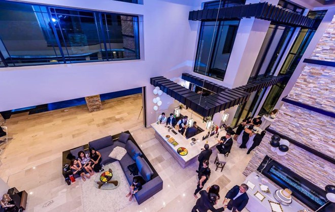 Vợ chồng Đan Trường bất ngờ bán nhà 40 tỷ với nội thất "vàng" - 4