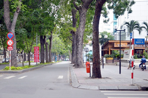 Ngày cuối năm, tuyến đường “truyền thống” kẹt xe ở SG thông thoáng - 1