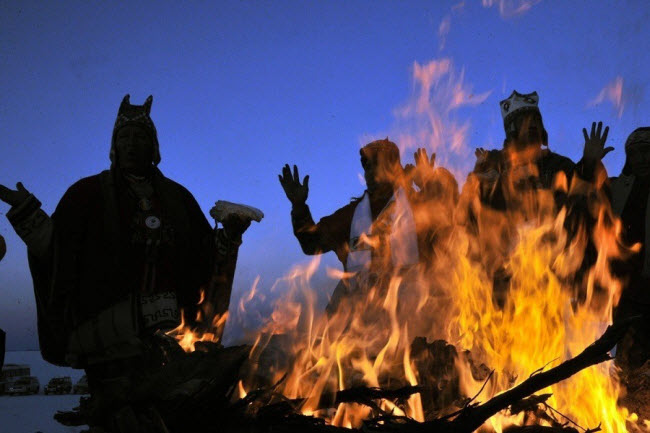 Lễ hội Willkakuti lớn nhất diễn ra tại ngôi đền Kalasasaya ở Tiwanaku, nơi các thầy tu Aymara sẽ cầu cho một vụ mùa mới bội thu bằng lễ tế mặt trời và “Pachamama” (Mẹ Trái đất).
