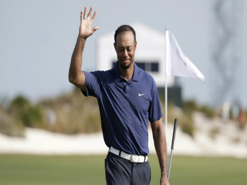 Tin thể thao HOT 27/1: Tiger Woods gây thất vọng ngày tái xuất - 1