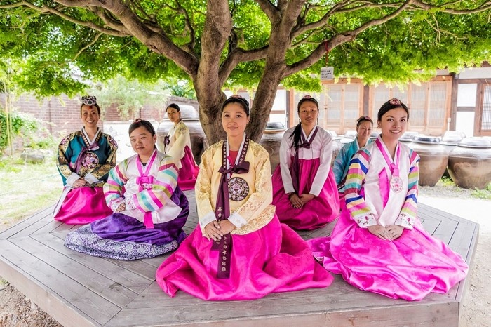 Ngắm gần trang phục đón Tết Việt - Hàn - Trung - Nhật - 13