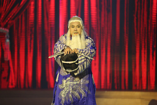 Cháu nghệ sĩ Bảo Quốc đoạt Quán quân Cười xuyên Việt 2016 - 4