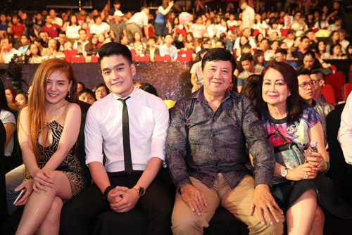 Cháu nghệ sĩ Bảo Quốc đoạt Quán quân Cười xuyên Việt 2016 - 10