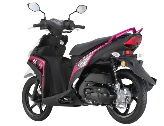 Trước đó, dòng Yamaha Ego tại thị trường Malaysia đã có những phiên bản khác như Avantiz, Ego S hay Ego LC... nhưng về cơ bản thì ngoại hình của xe không thay đổi quá nhiều. Nó vẫn là mẫu scooter nhỏ gọn và linh hoạt khi di chuyển trong nội đô.