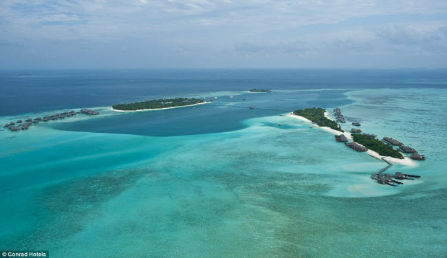 Được xây dựng tại khu nghỉ dưỡng Conrad ở Maldives, Ithaa có lẽ là nhà hàng nước đẹp nhất thế giới.