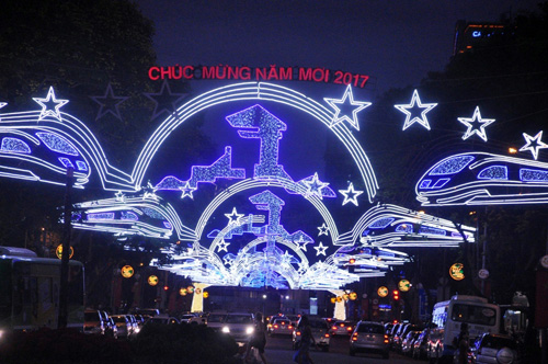 Ngắm phố phường Sài Gòn đẹp lung linh ngày cuối năm - 1