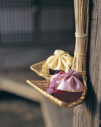 Vì sao người Hàn Quốc đốt tre, treo xẻng ngày Tết? - 3