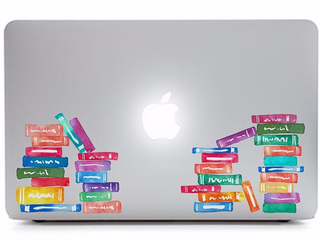 Những sticker này được bán trên Amazon với giá chỉ khoảng 10 USD. Trong ảnh là bộ sticker giúp biến trái táo thành ánh đèn rọi xuống những cuốn sách.