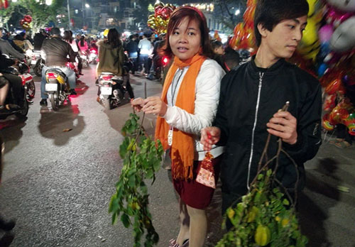 Miệt mài mưu sinh sau đêm giao thừa ở Hà Nội - 5